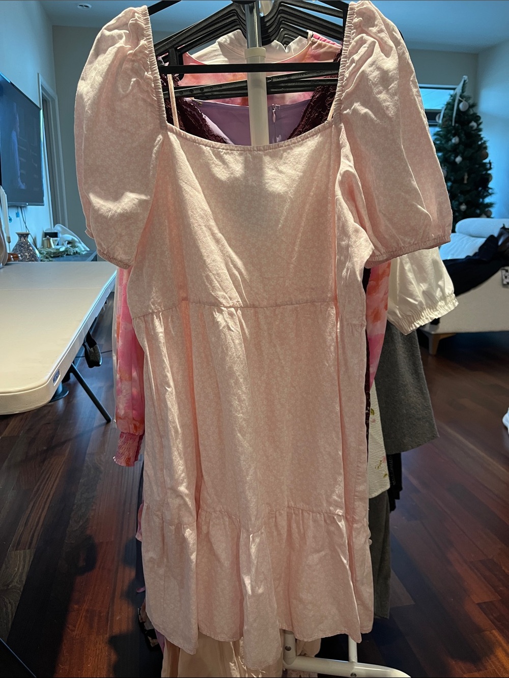 Women’s Light Pink Puff-Sleeve Tiered Dress